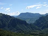 18 Vista verso Val Taleggio, Brembana e , oltre, l'Alben
